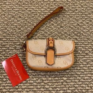 NWT Dooney & Burke tan snap wristlet